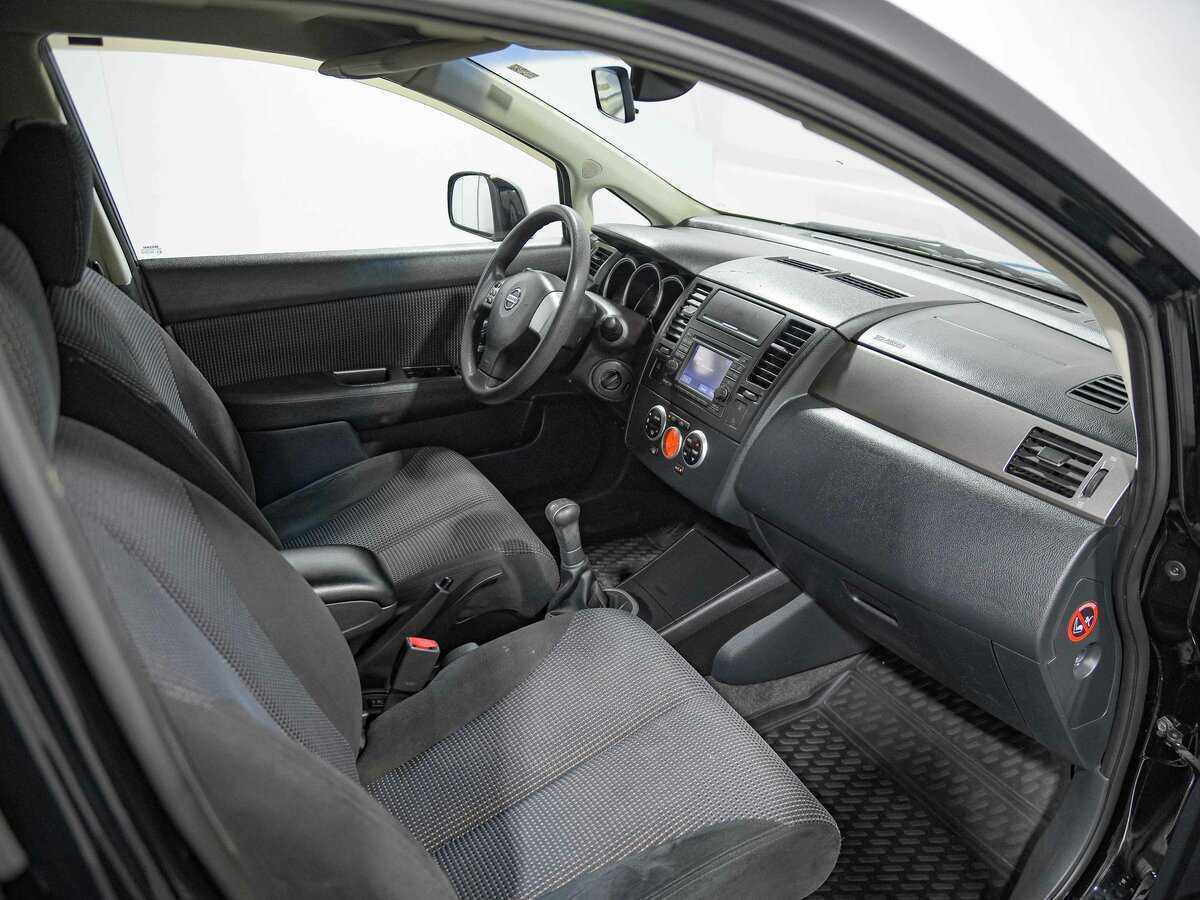 Nissan Tiida, 2010 Фото №16