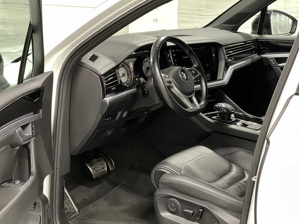 Volkswagen Touareg, 2018 Фото №16