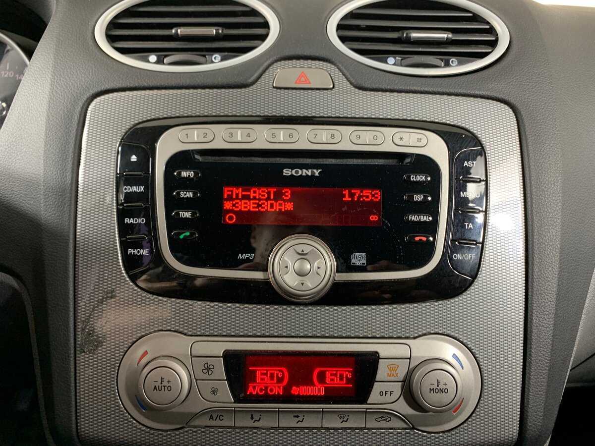 Ford Focus, 2011 Фото №15