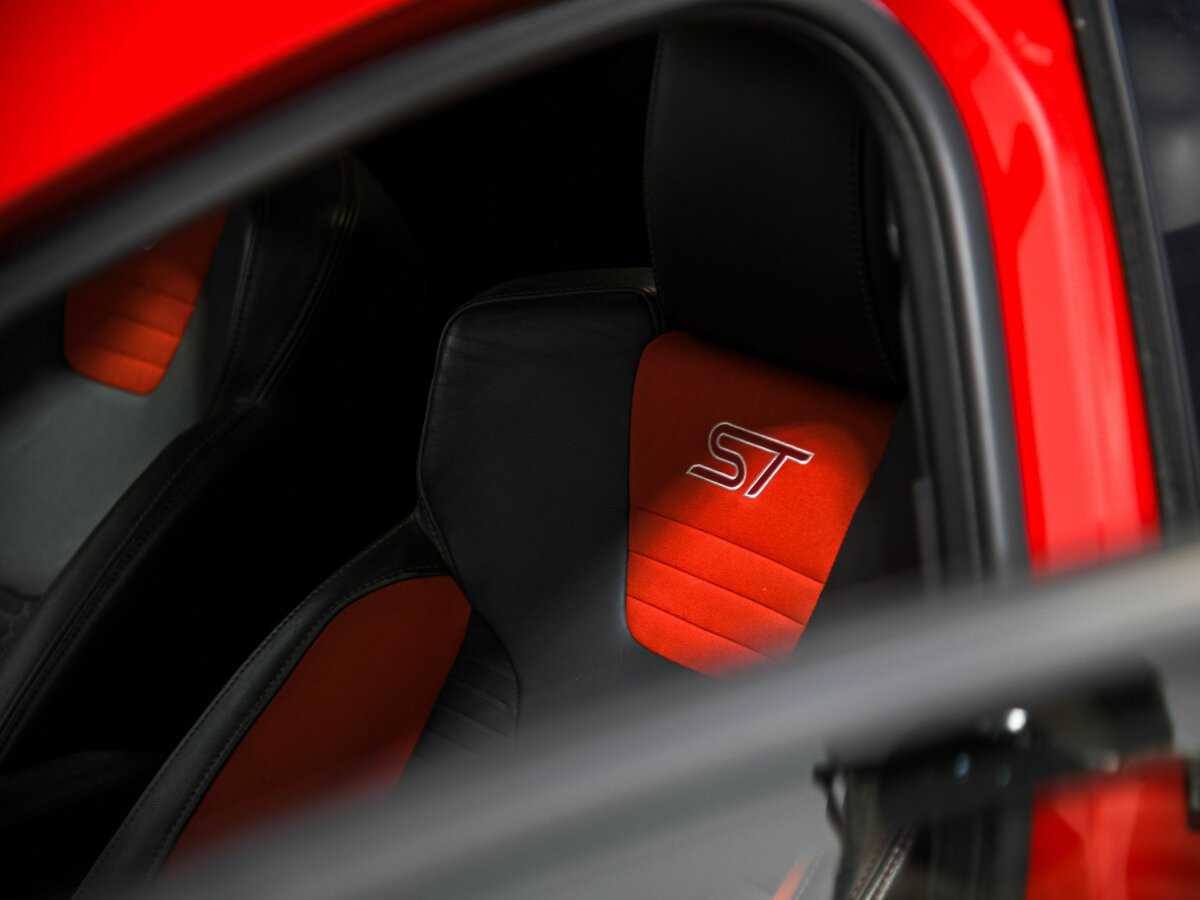 Ford Focus ST, 2012 Фото №15