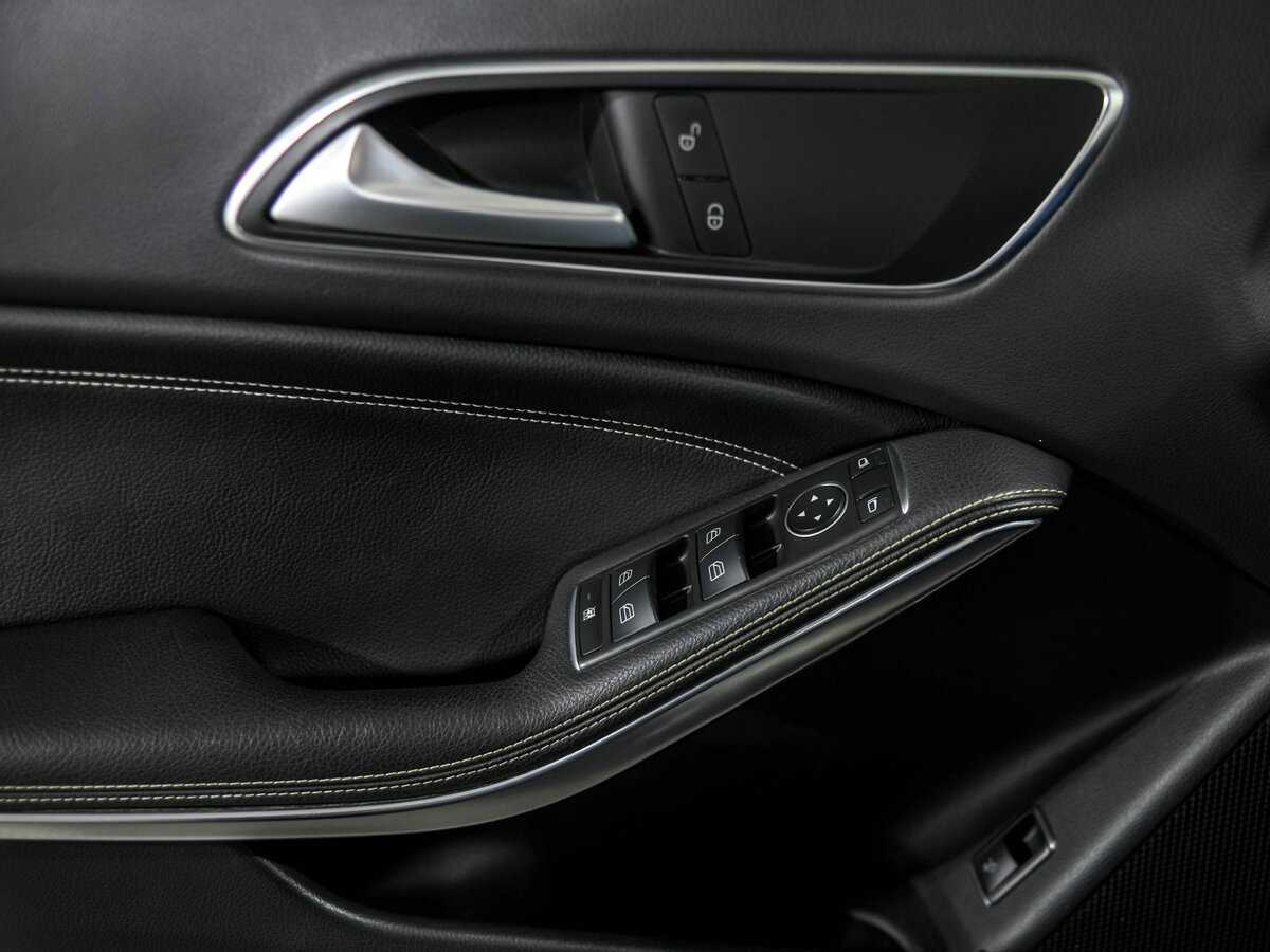 Mercedes-Benz GLA 200, 2016 Фото №13