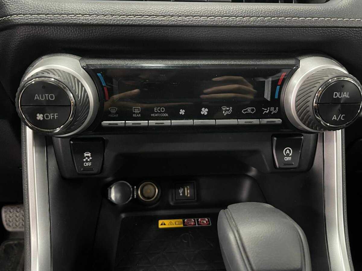 Toyota RAV4, 2023 Фото №14