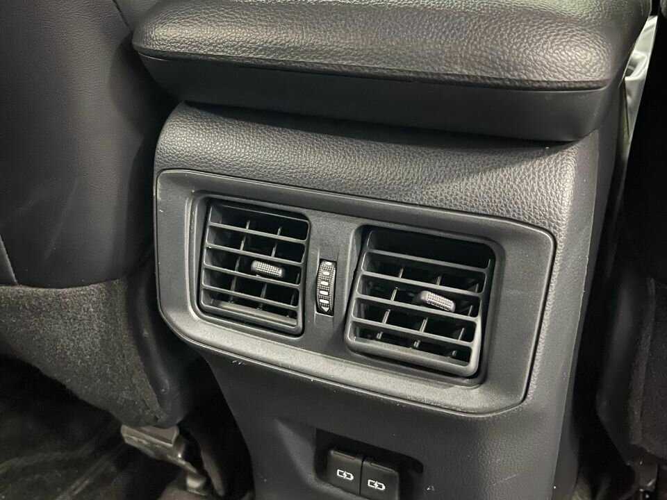 Toyota RAV4, 2023 Фото №15