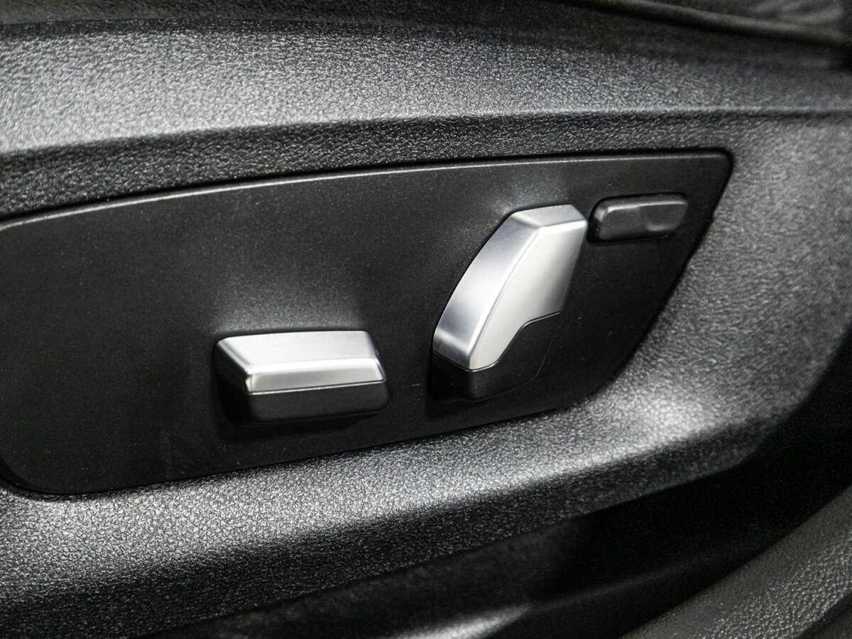 BMW 5 серии 530i xDrive, 2019 Фото №17