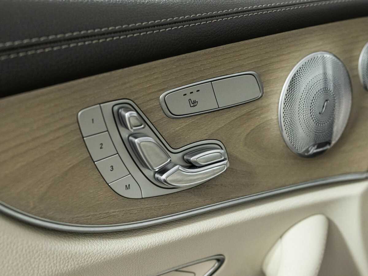 Mercedes-Benz E-Класс 200, 2019 Фото №17