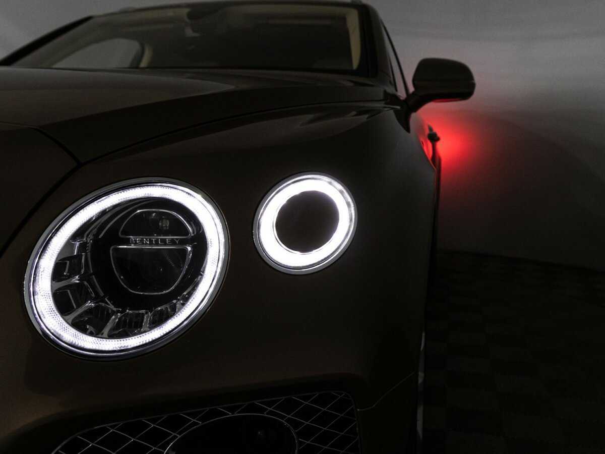 Bentley Bentayga, 2016 Фото №37