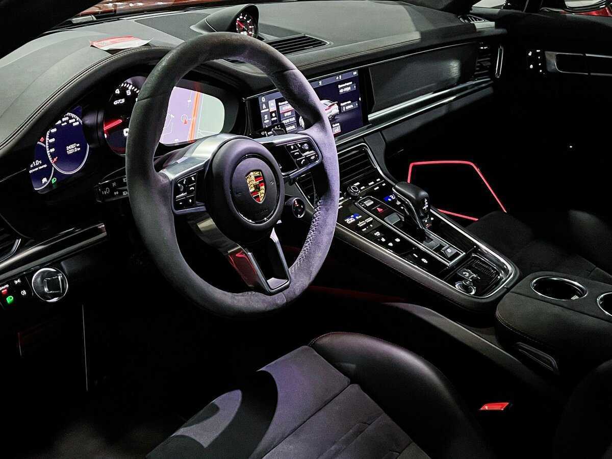 Porsche Panamera GTS, 2020 Фото №12