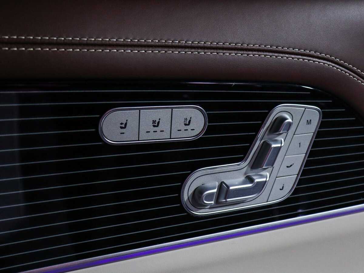 Mercedes-Benz Maybach GLS 600, 2020 Фото №19