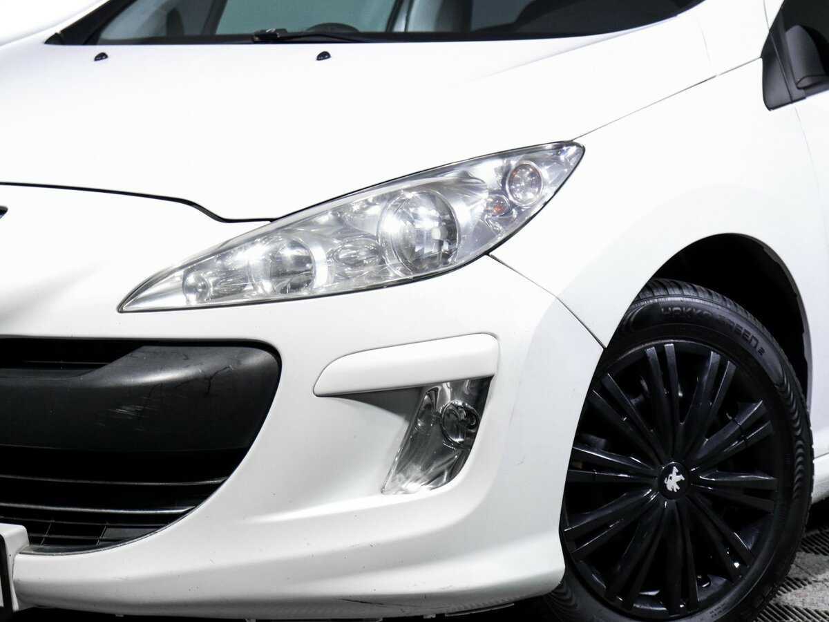 Peugeot 308, 2010 Фото №14