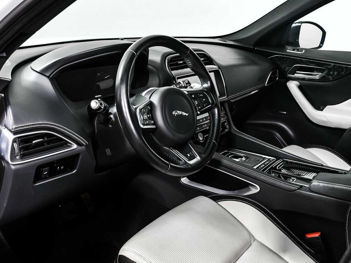 Jaguar F-Pace, 2018 Фото №12