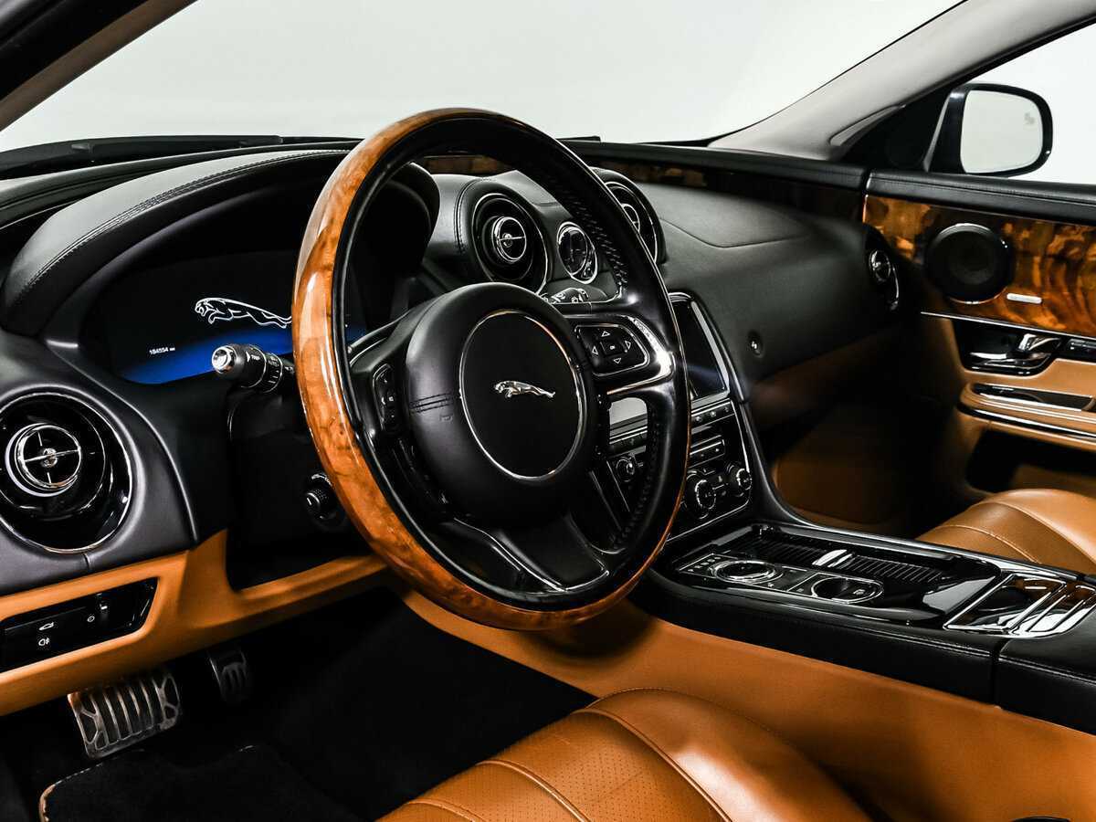 Jaguar XJ Long, 2010 Фото №12