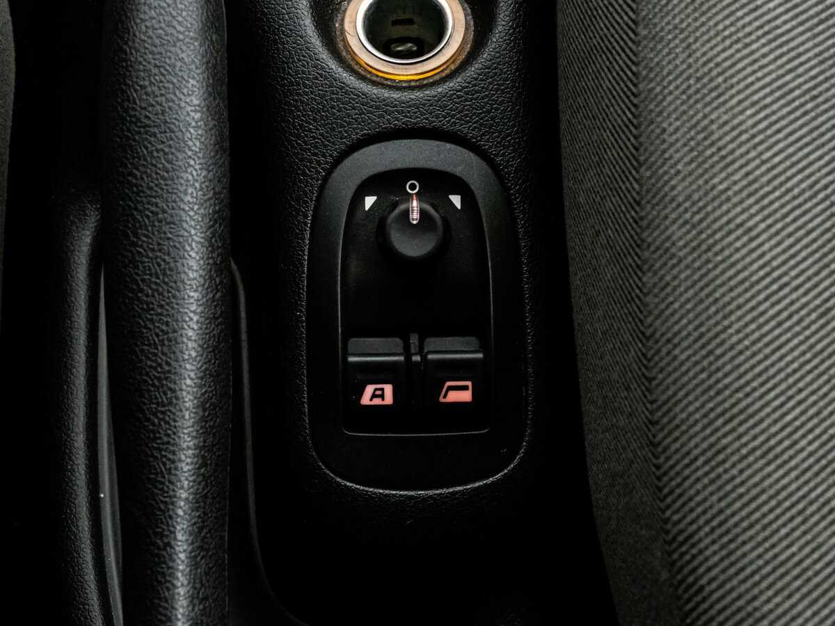 Peugeot 207i (Iran Khodro), 2023 Фото №16