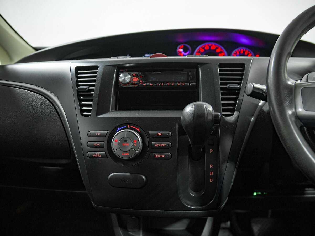 Mazda Biante, 2016 Фото №9