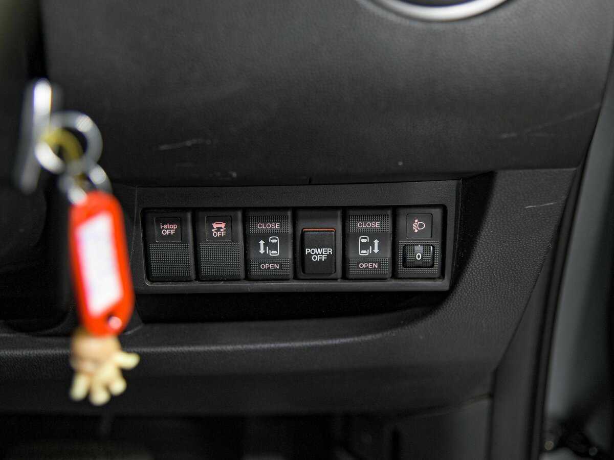 Mazda Biante, 2016 Фото №10