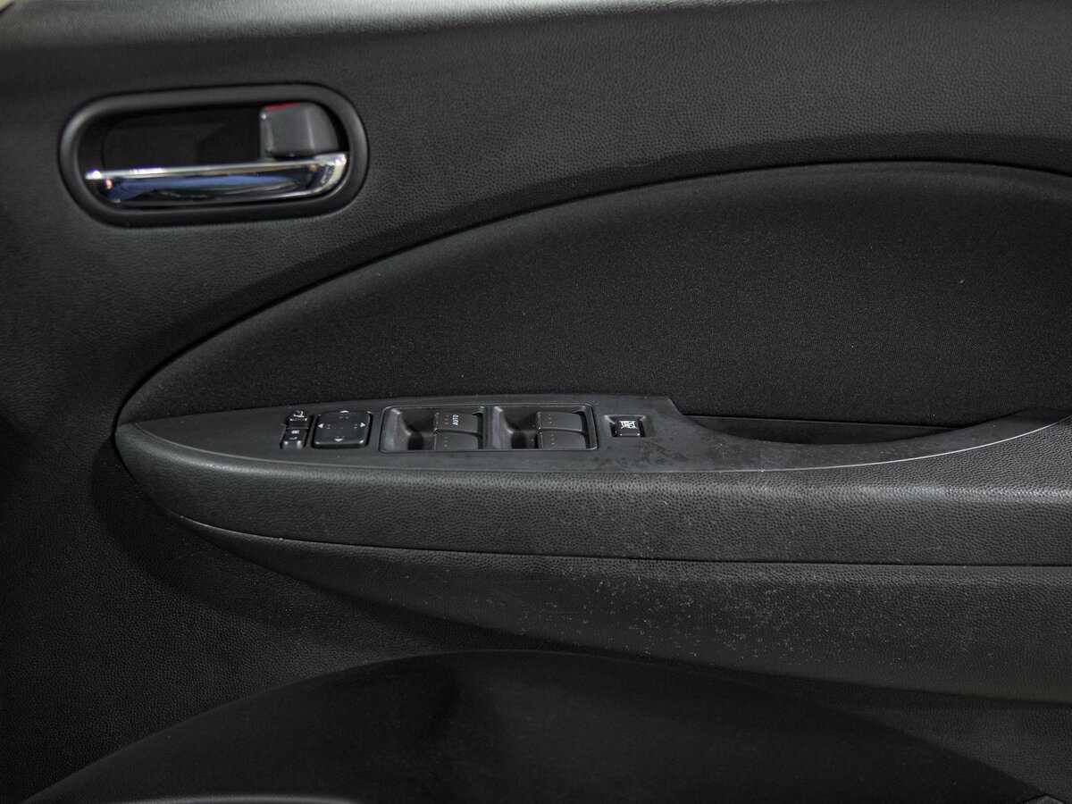 Mazda Biante, 2016 Фото №11