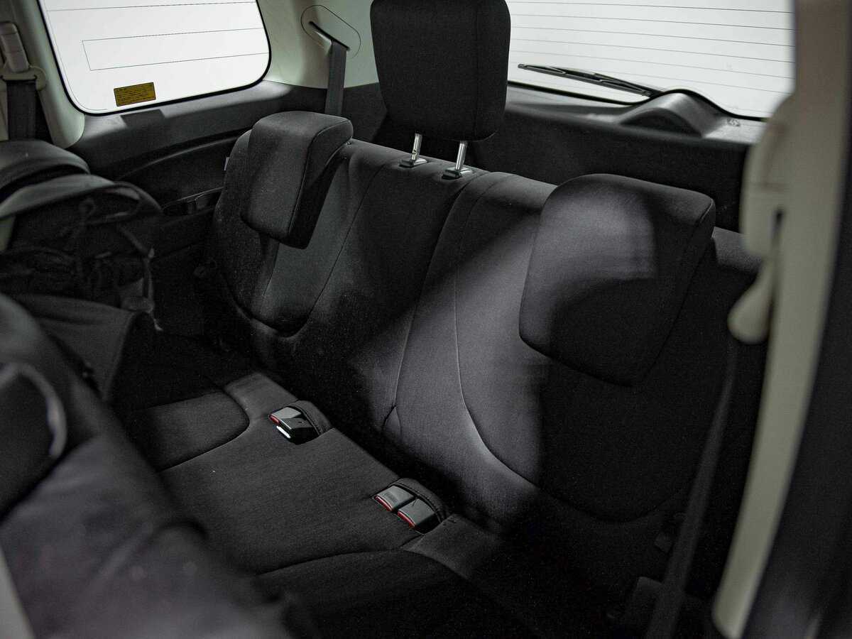 Mazda Biante, 2016 Фото №14