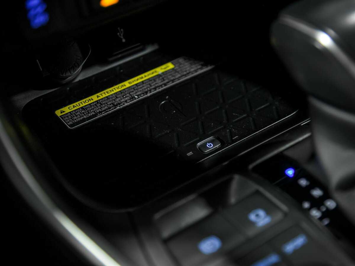 Toyota RAV4, 2021 Фото №14