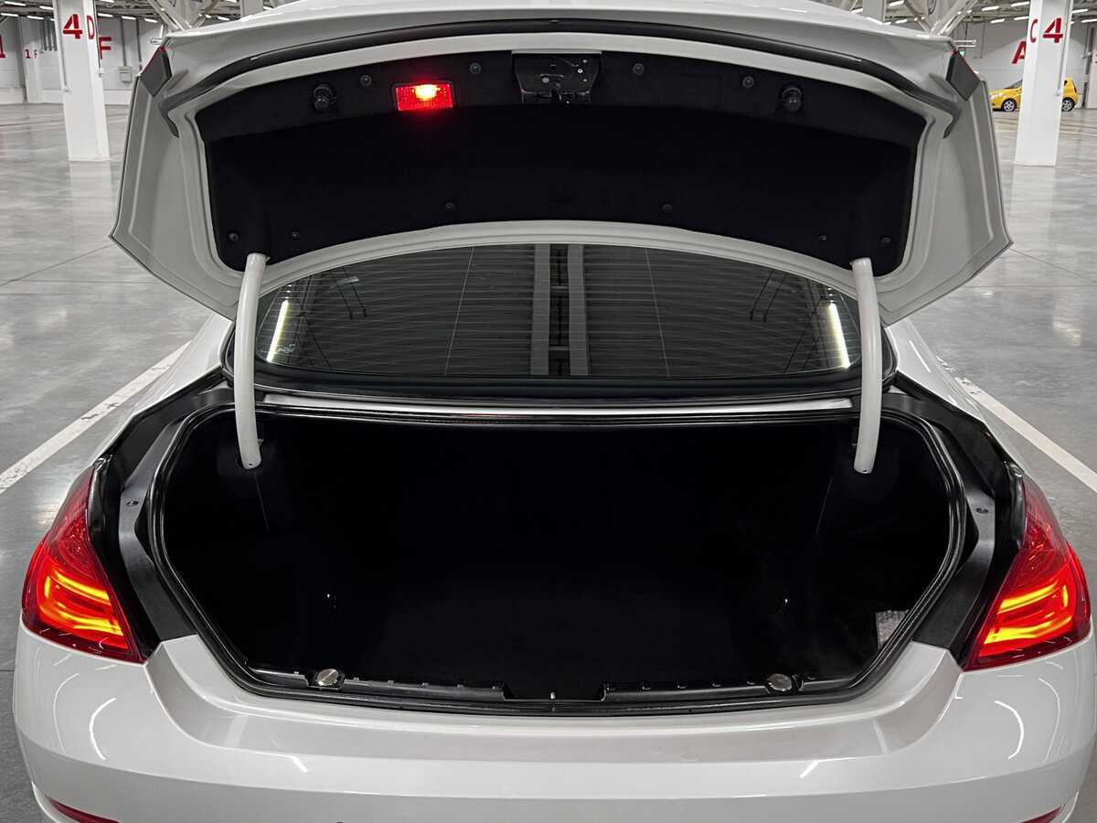 BMW 6 серии 650i xDrive, 2012 Фото №10