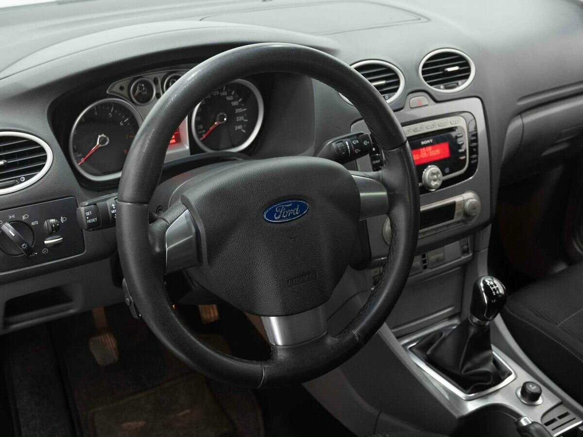 Ford Focus, 2010 Фото №14