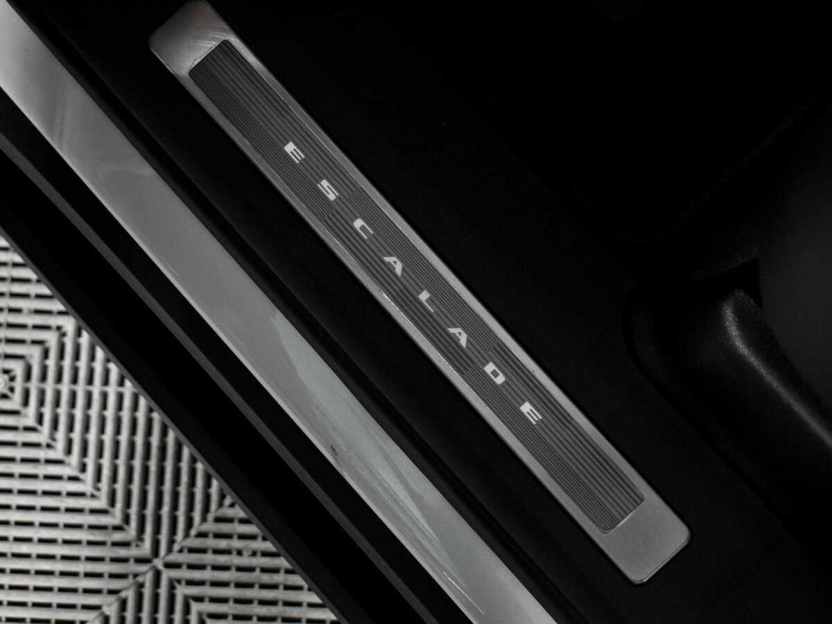 Cadillac Escalade-V, 2022 Фото №10