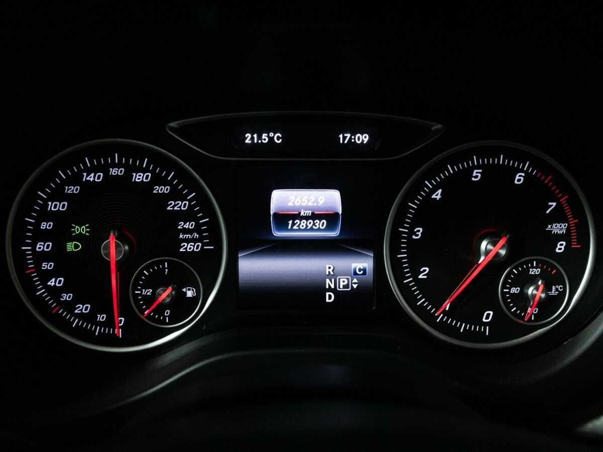 Mercedes-Benz GLA 200, 2017 Фото №12