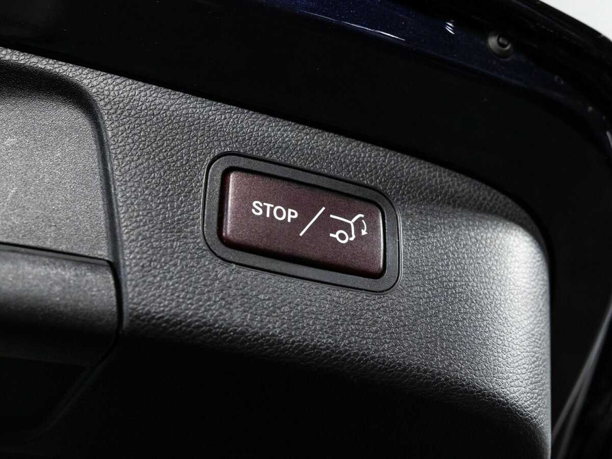 Mercedes-Benz GLA 200, 2017 Фото №16