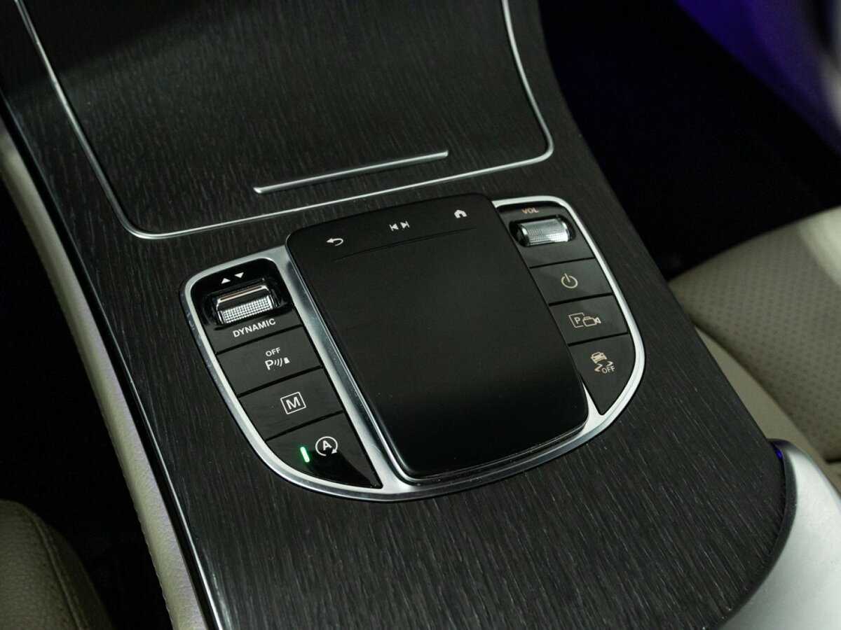 Mercedes-Benz GLC Coupe 300, 2019 Фото №23