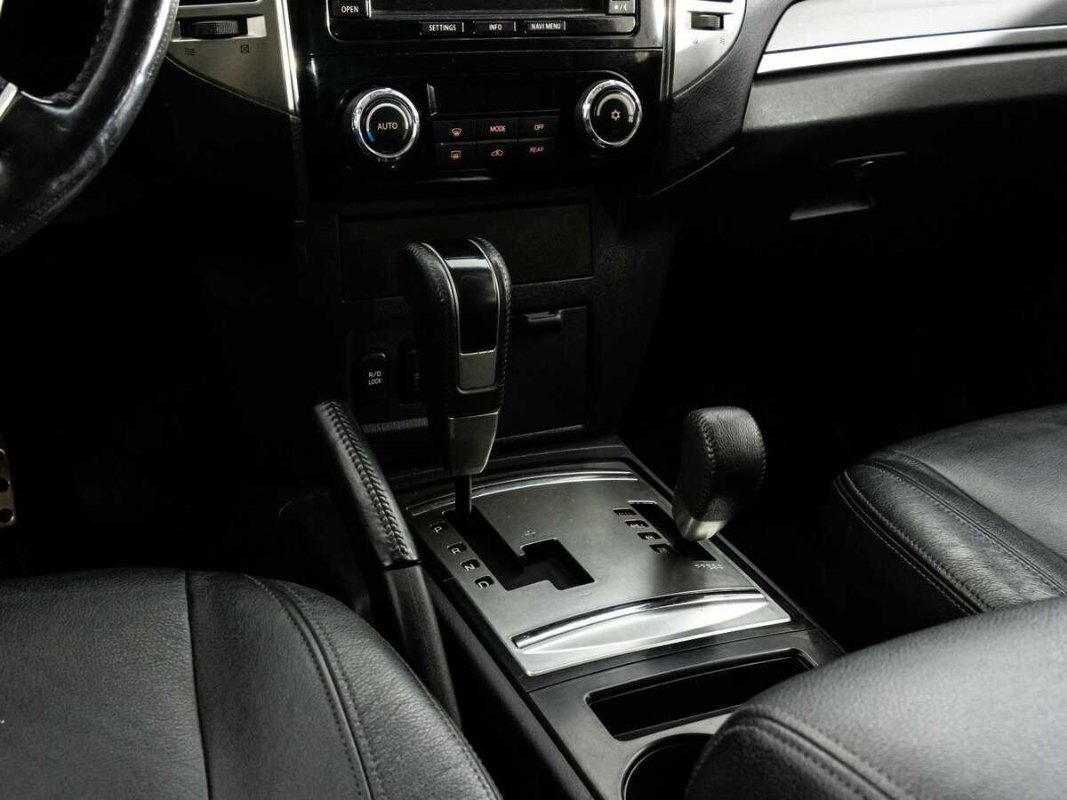 Mitsubishi Pajero, 2014 Фото №12