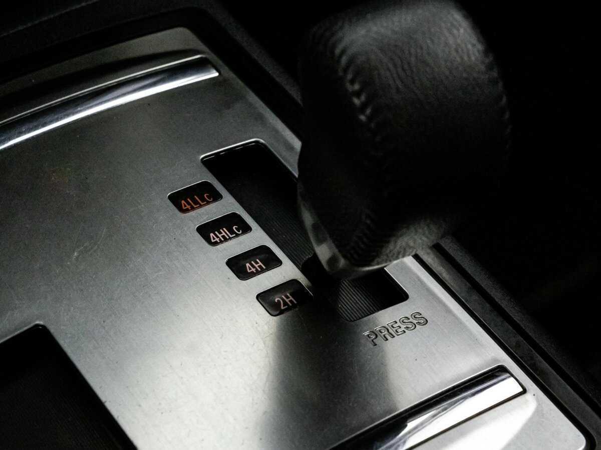 Mitsubishi Pajero, 2014 Фото №19