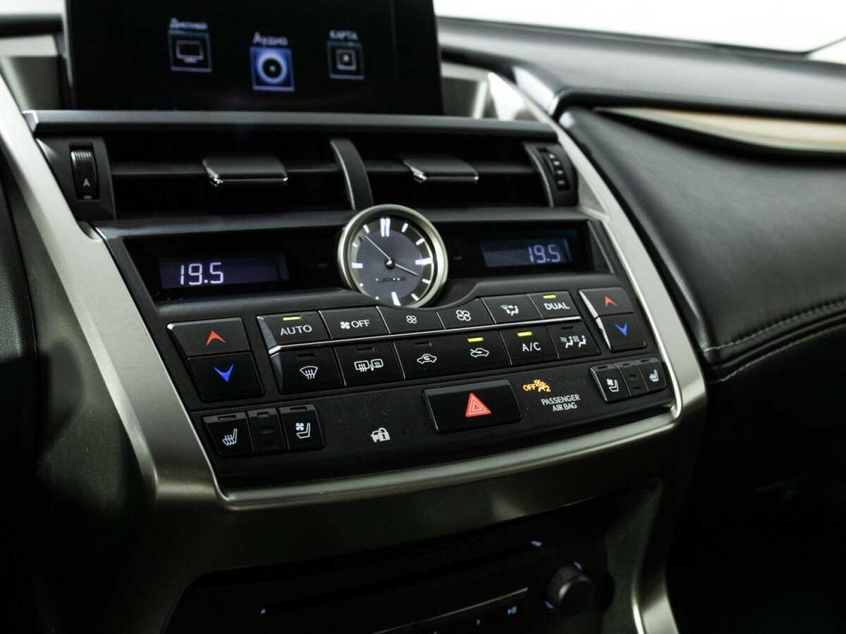 Lexus NX 200t, 2015 Фото №20