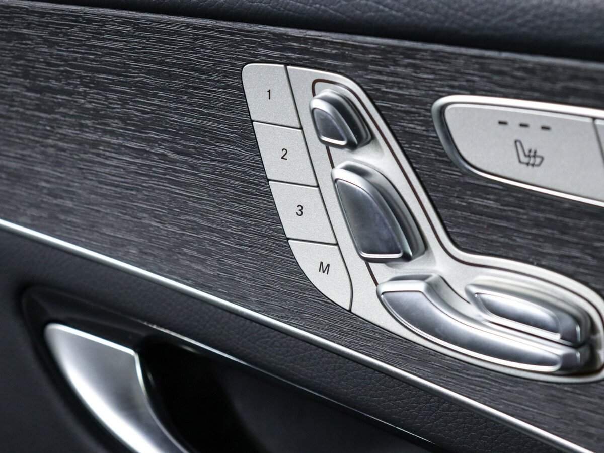 Mercedes-Benz GLC Coupe 300, 2021 Фото №19