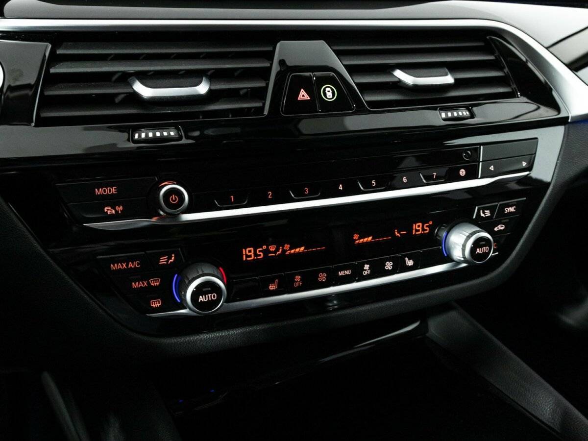 BMW 5 серии 520d xDrive, 2020 Фото №21