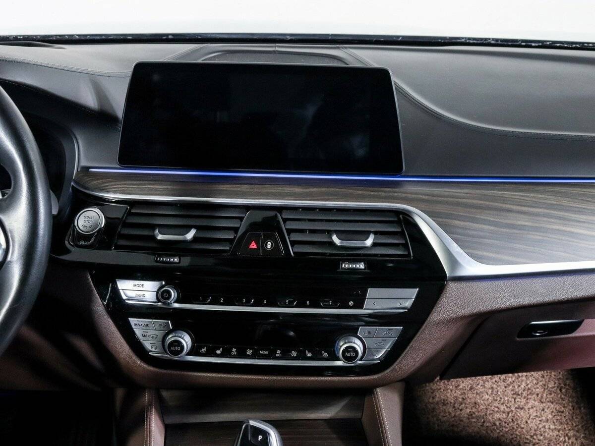 BMW 5 серии 530i, 2020 Фото №10