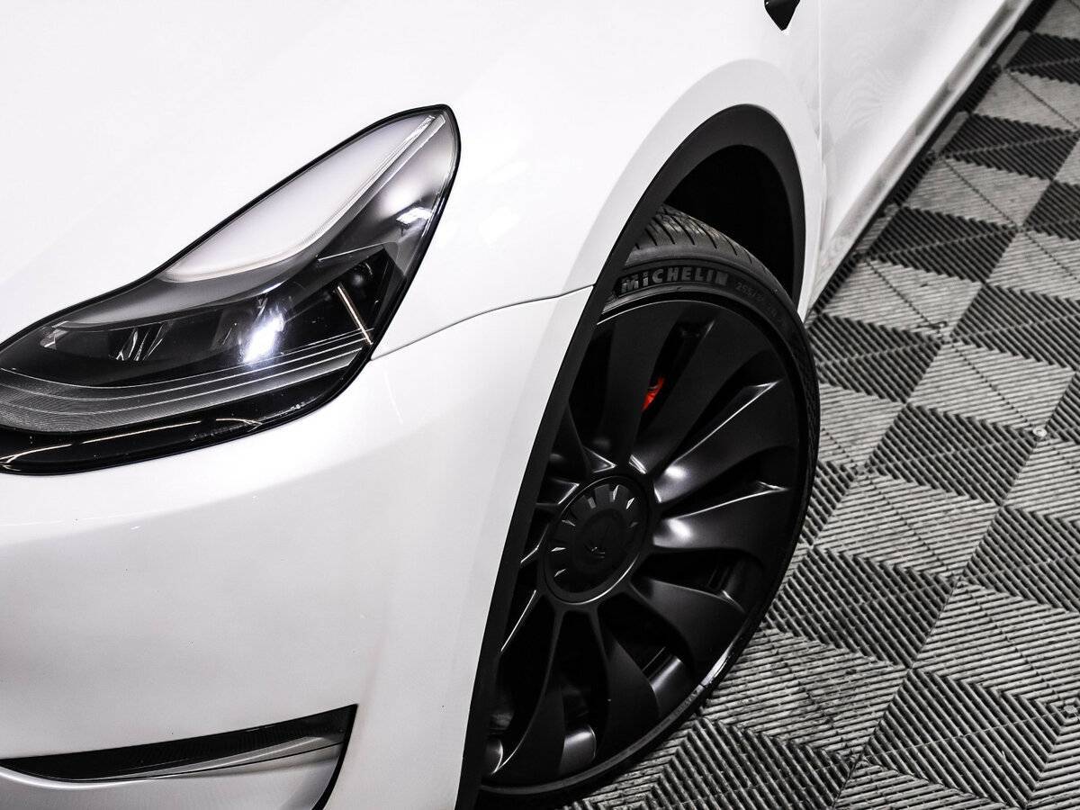 Tesla Model Y Performance, 2023 Фото №13