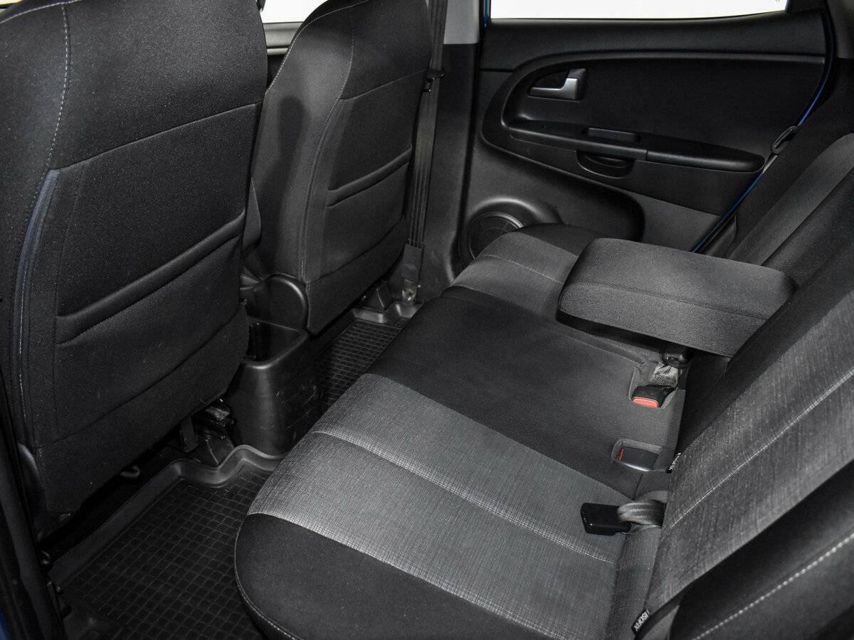 Kia Venga, 2011 Фото №12