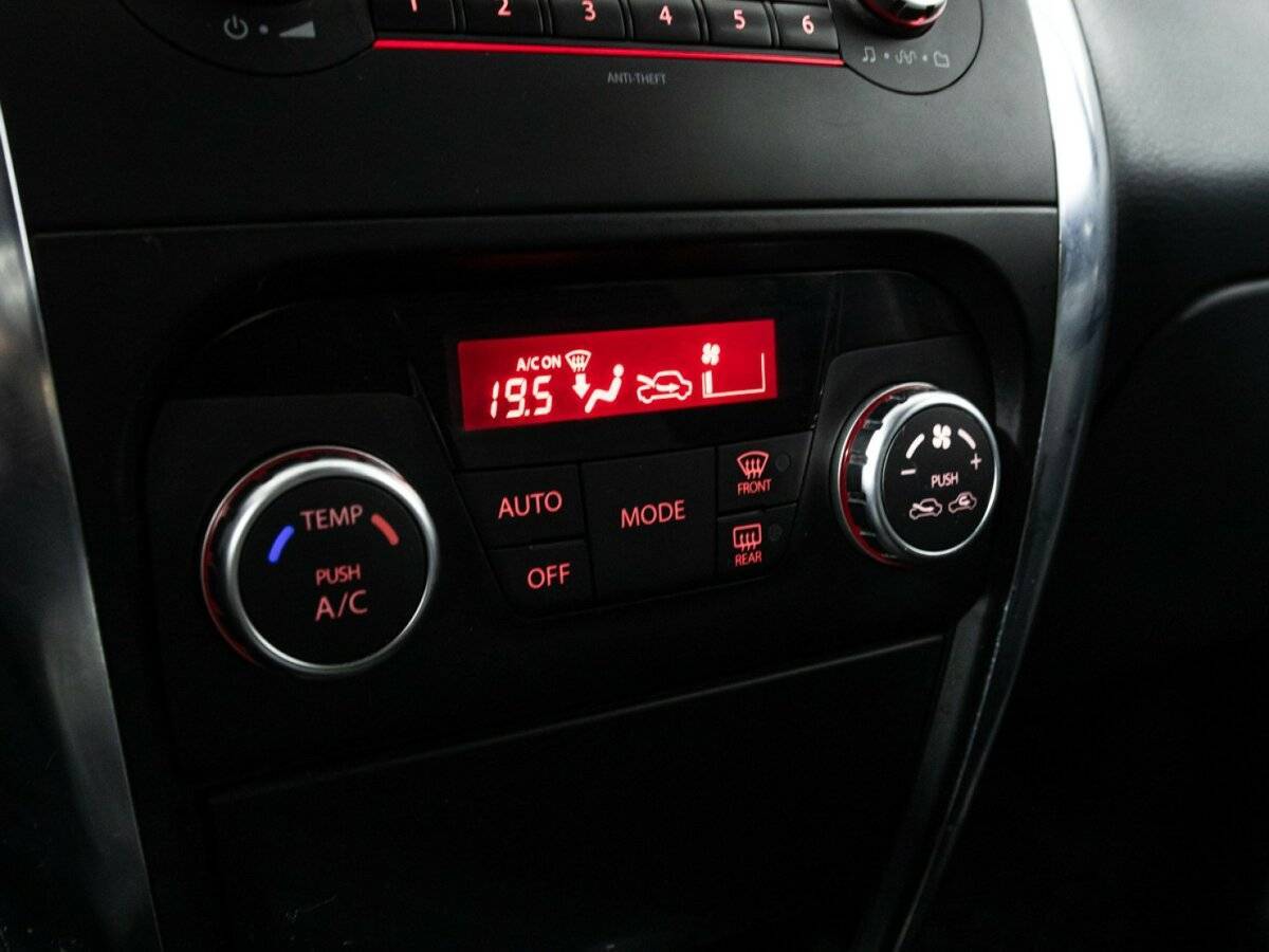 Suzuki SX4, 2010 Фото №16