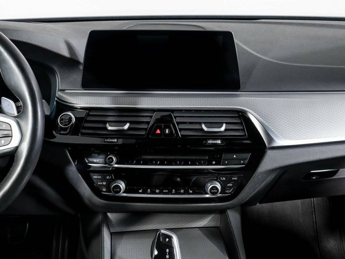 BMW 5 серии 530i xDrive, 2018 Фото №14