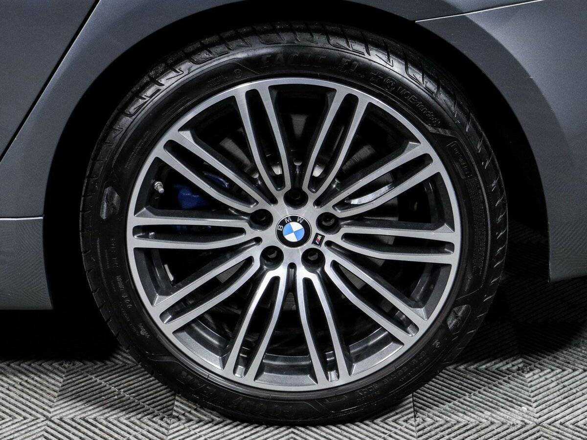 BMW 5 серии 530i xDrive, 2018 Фото №16