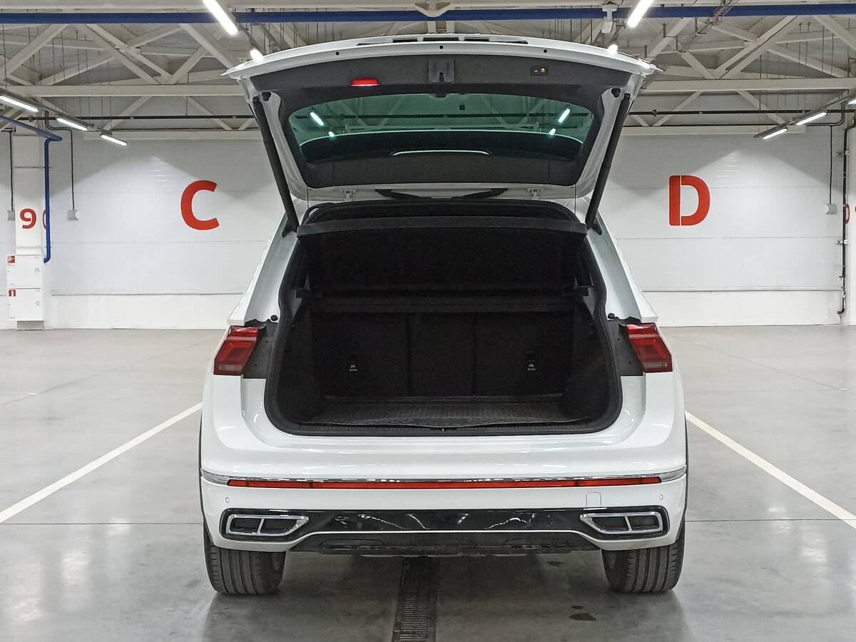 Volkswagen Tiguan, 2021 Фото №10