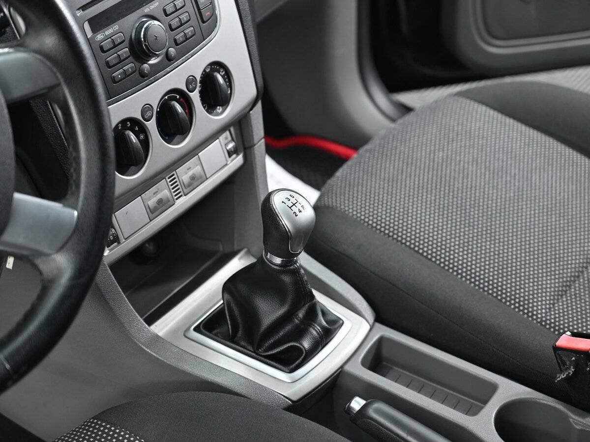 Ford Focus, 2010 Фото №12