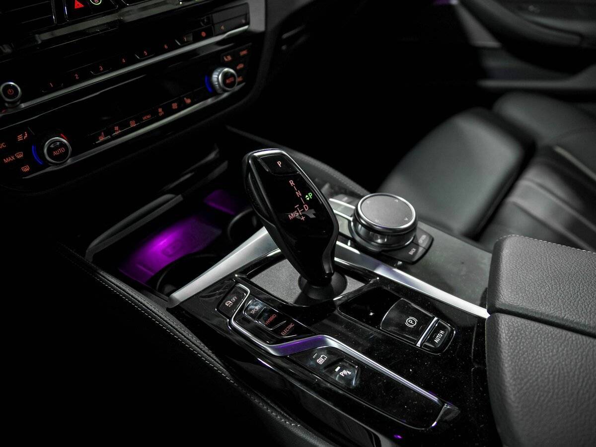 BMW 5 серии 530e xDrive, 2022 Фото №15