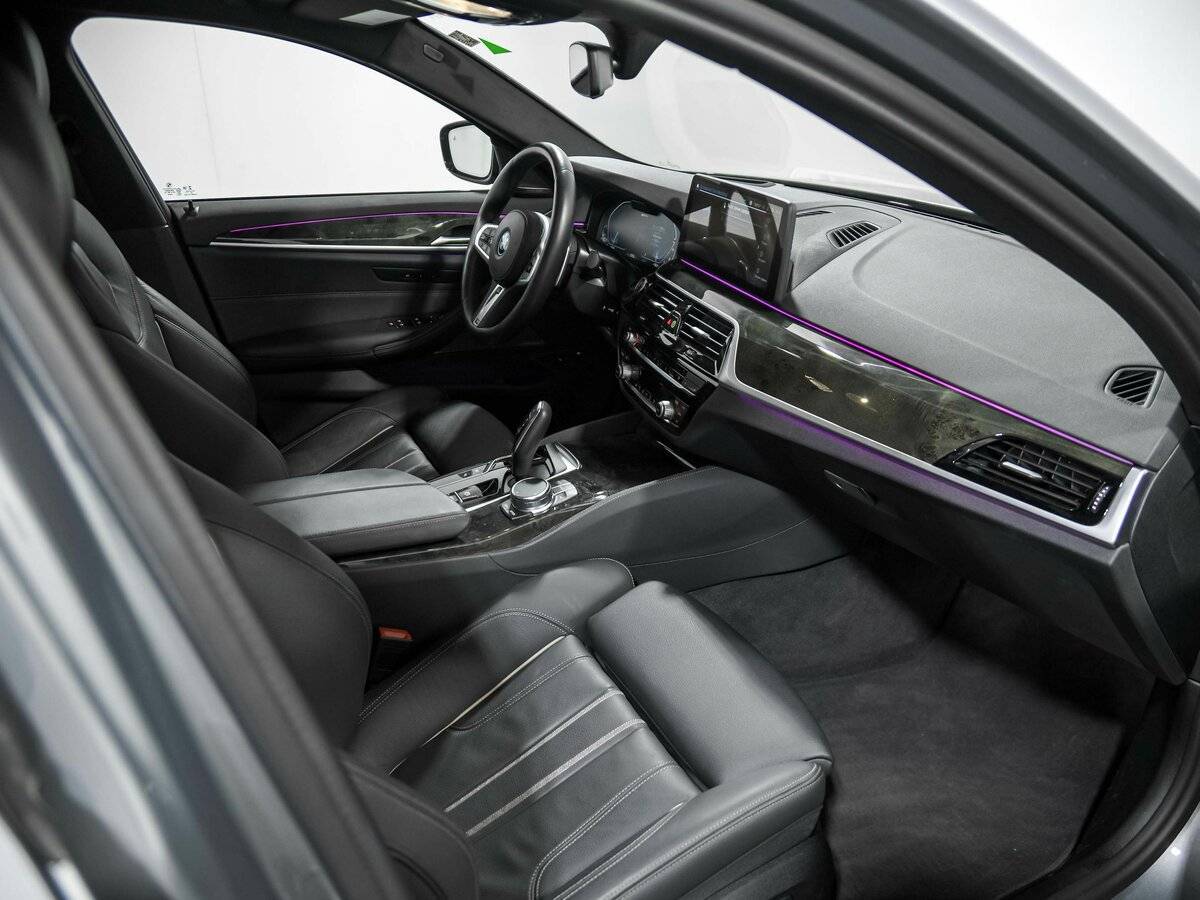 BMW 5 серии 530e xDrive, 2022 Фото №21