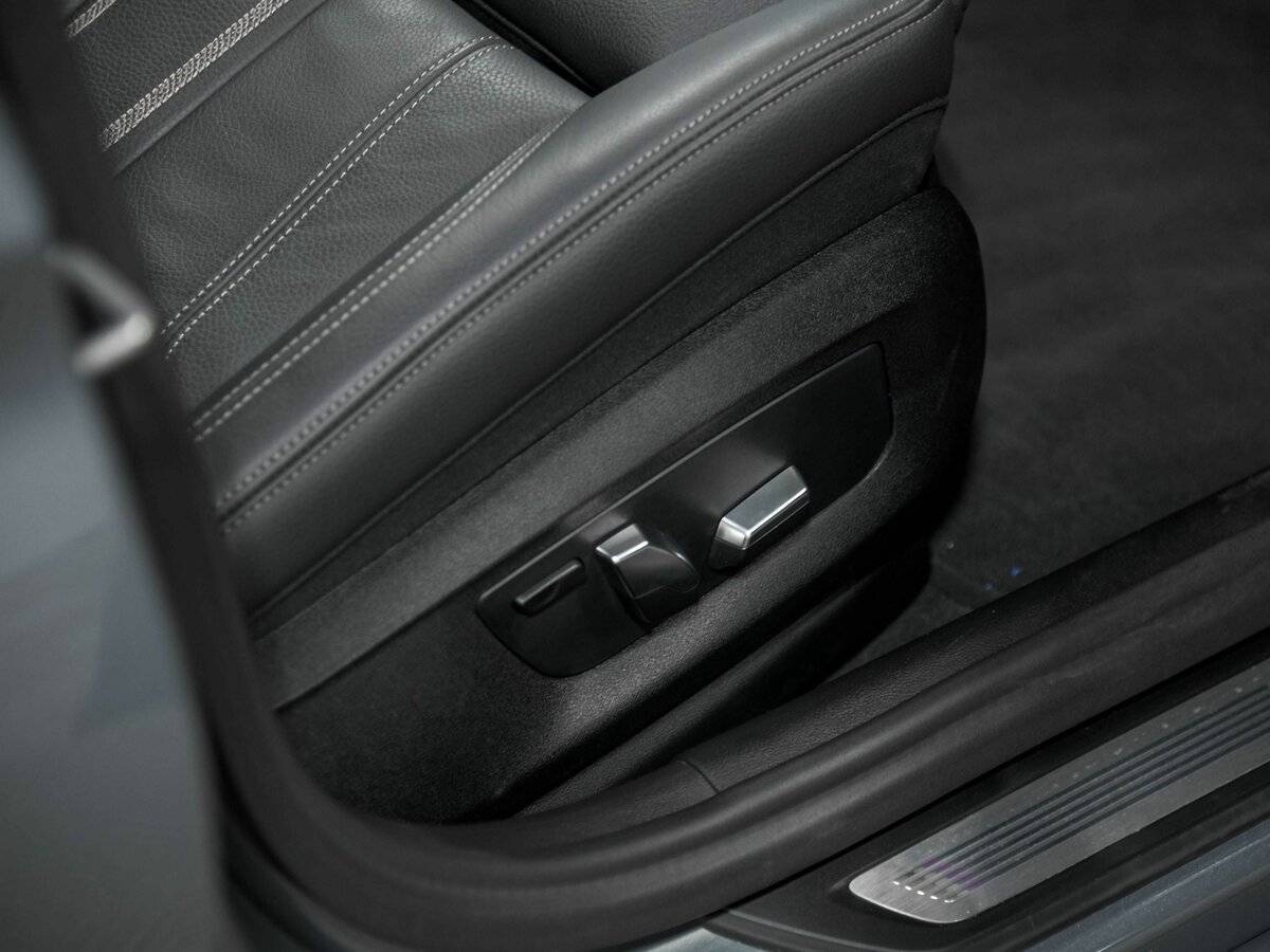 BMW 5 серии 530e xDrive, 2022 Фото №23