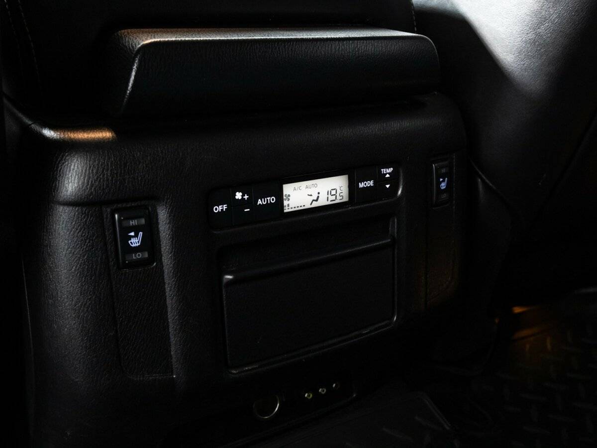 Infiniti QX80, 2017 Фото №18