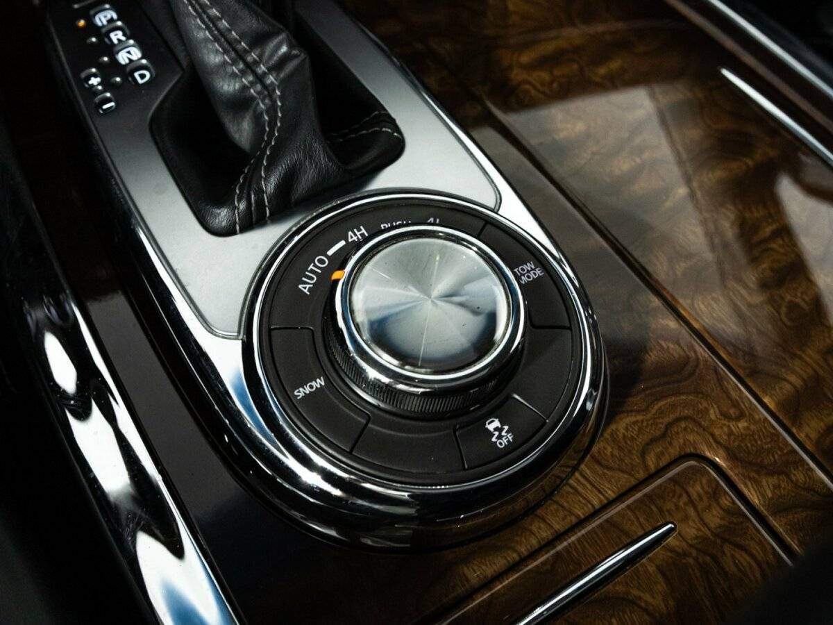 Infiniti QX80, 2017 Фото №25