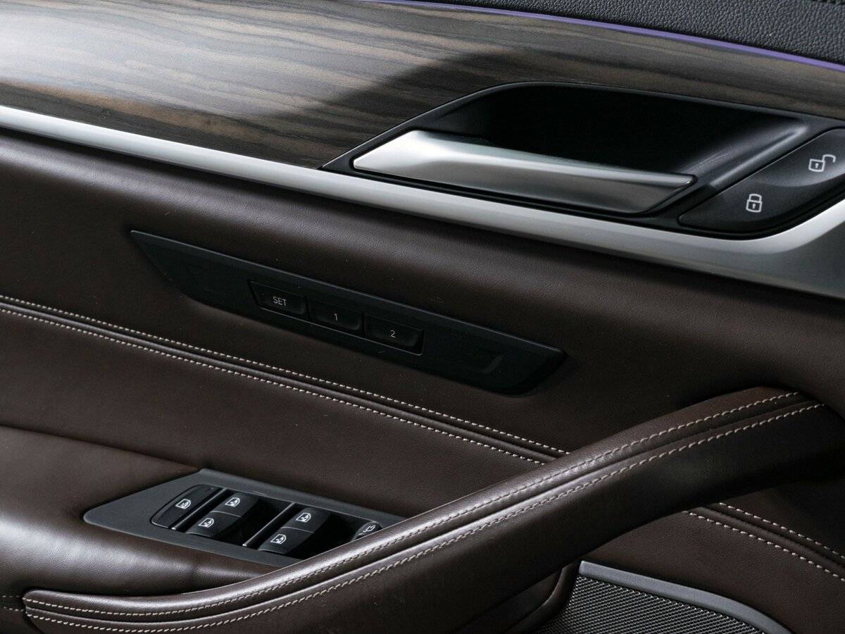 BMW 5 серии 530d xDrive, 2018 Фото №20