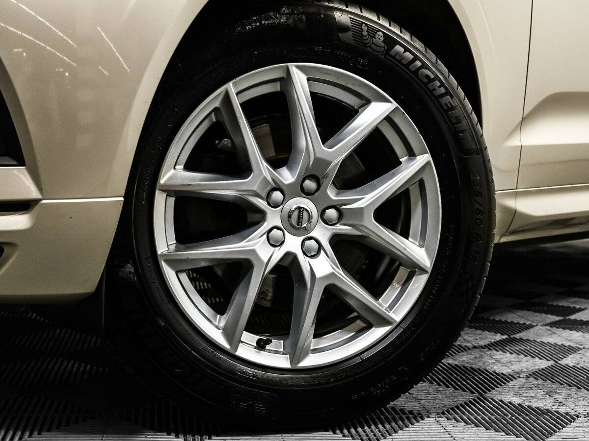 Volvo XC60, 2020 Фото №15