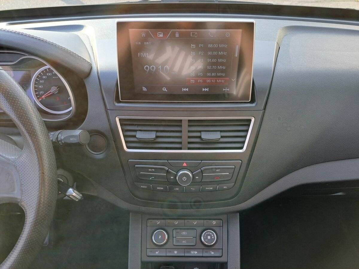 FAW Besturn X40, 2020 Фото №15