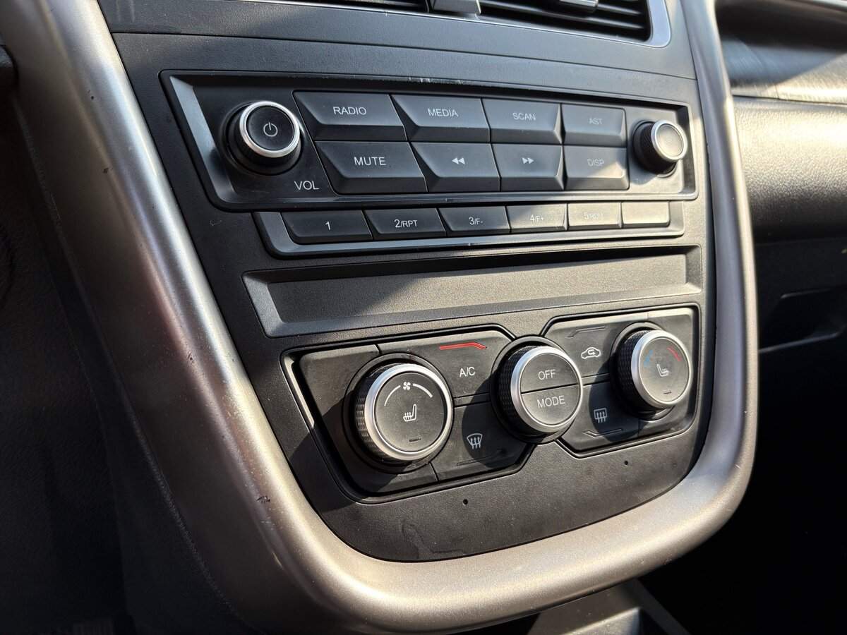 FAW Besturn X80, 2020 Фото №18