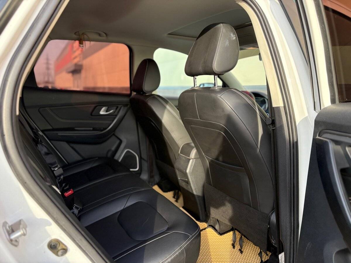 FAW Besturn X40, 2019 Фото №20